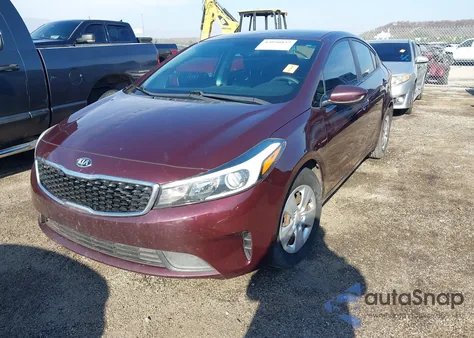 2017 Kia Forte Lx z USA, uszkodzony, nr VIN 3KPFL4A78HE121236